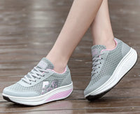 Carola Orthopedic Arch Support Sneakers