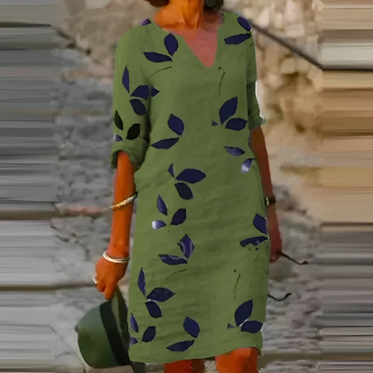 Hollie Leaf Print V-Neck Shift Dress_3