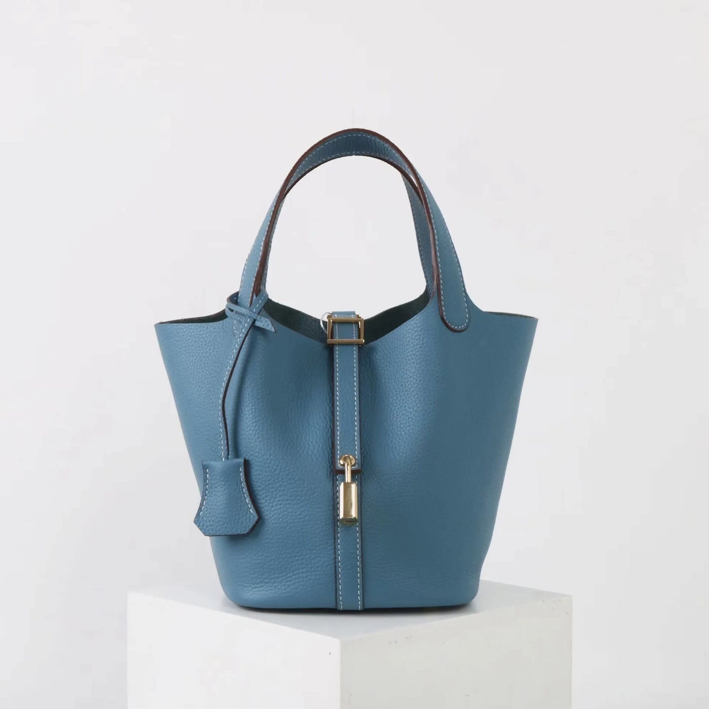 Lila Structured Leather Bucket Bag_11