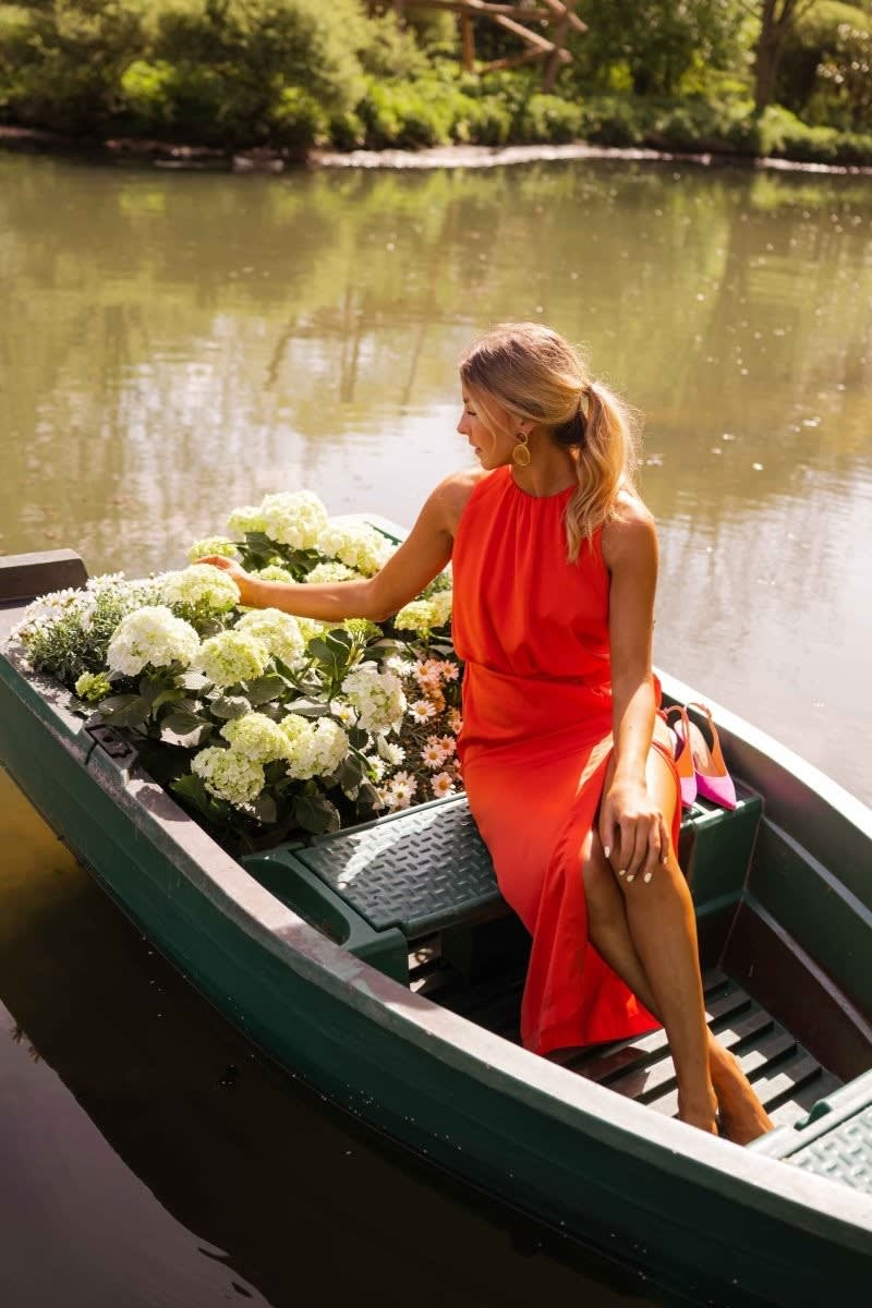 Caitlyn Sleeveless Round Neck Midi Dress with Split_11
