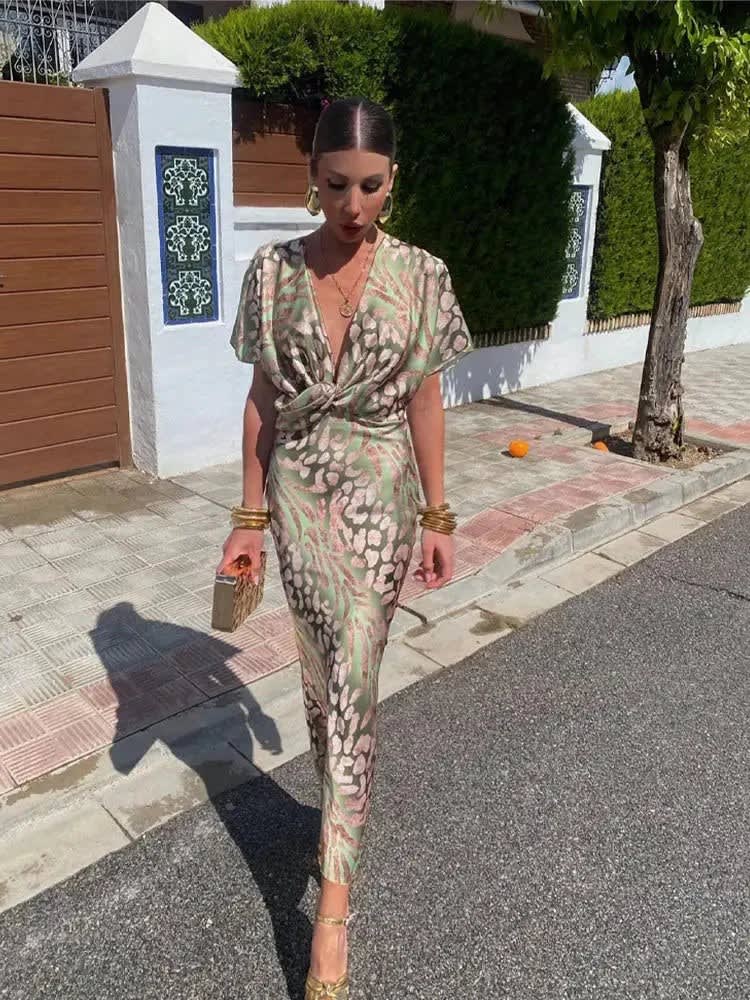 Daphne Printed Surplice Wedding Guest Midi Dress_4