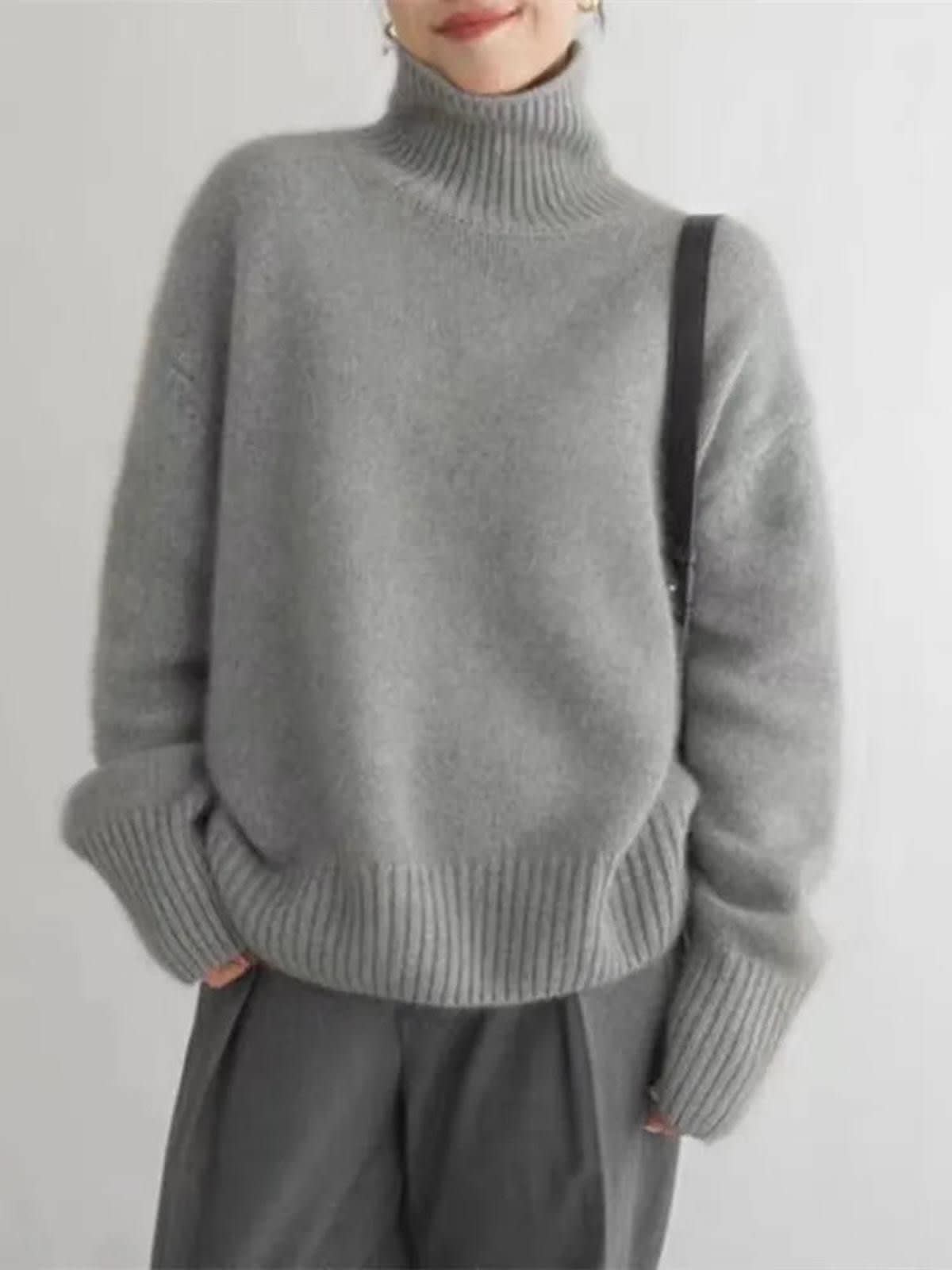 Devi Soft Knit Turtleneck Sweater_5
